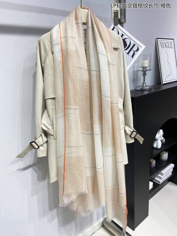 Loro Piana Scarf LPC00050 Loro Piana Scarf LPC00050
